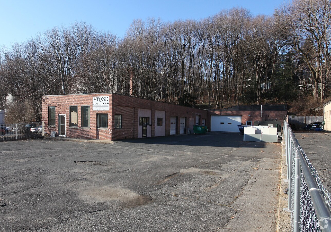 617 Watertown Ave, Waterbury, CT 06708 Property Record