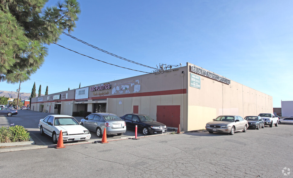 9132-9150 De Soto Ave, Chatsworth, CA for lease - Primary Photo - Image 1 of 11