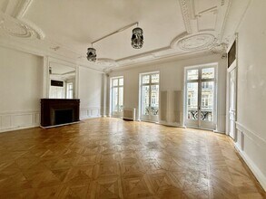 55 Rue Pierre Charron, Paris for lease Interior Photo- Image 1 of 11
