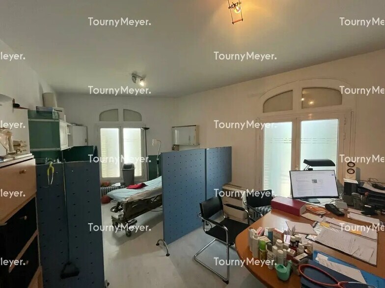 in Bordeaux for sale - Building Photo - Image 1 of 1