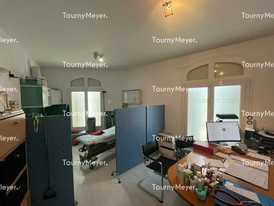 in Bordeaux for sale Building Photo- Image 1 of 1