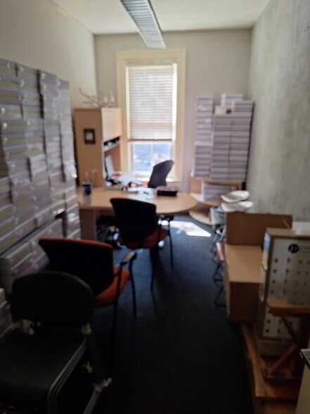 121 E State St, Kennett Square, PA for lease - Building Photo - Image 2 of 3