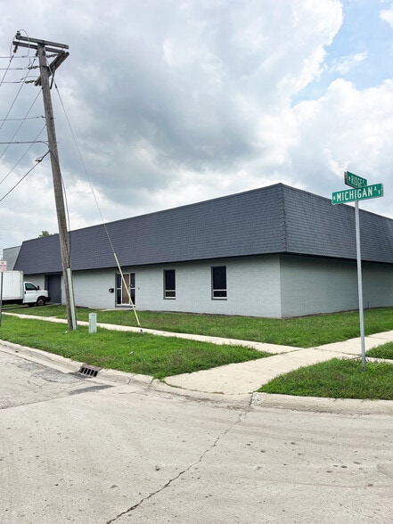 701 N Michigan Ave, Villa Park, IL for lease - Building Photo - Image 3 of 7