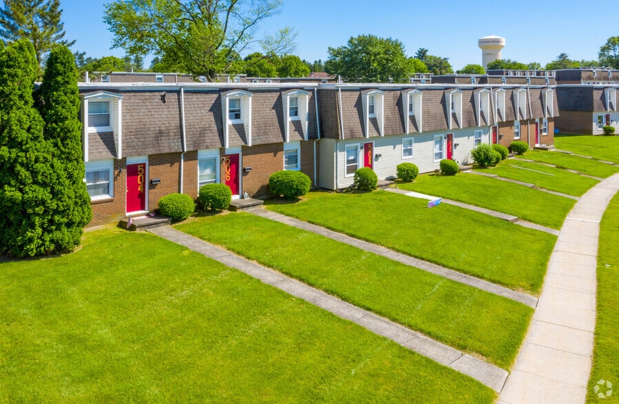 503 Briar Cir N, Kutztown, PA for sale - Primary Photo - Image 1 of 1