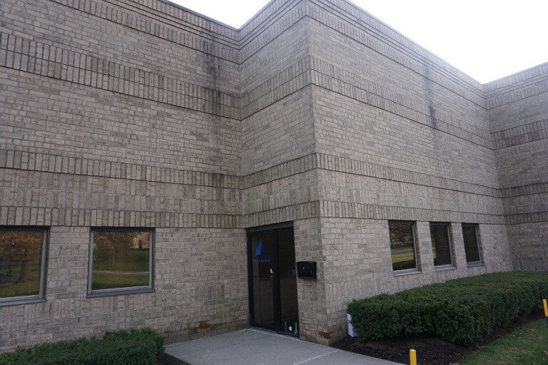 4 Airport Park Blvd, Latham, NY for sale - Building Photo - Image 1 of 1