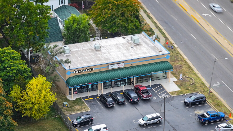 215 E Ash Ave, Decatur, IL for lease - Building Photo - Image 2 of 8