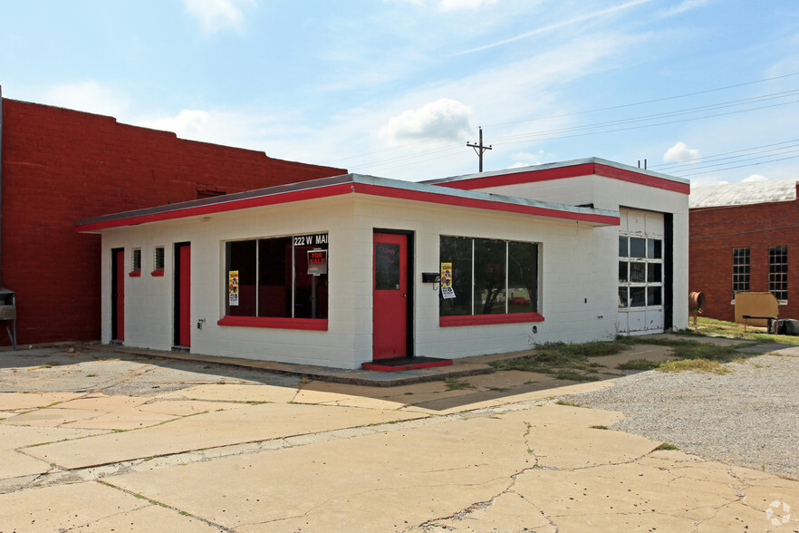 222 W Main St, Weatherford, OK for sale - Primary Photo - Image 1 of 1