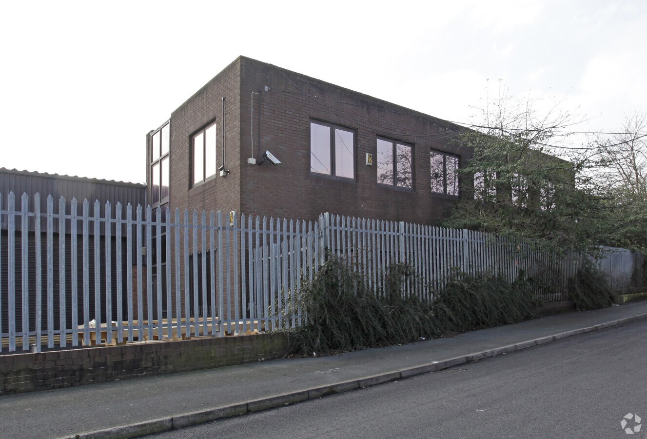 Ridgacre Rd, West Bromwich, B71 1BB