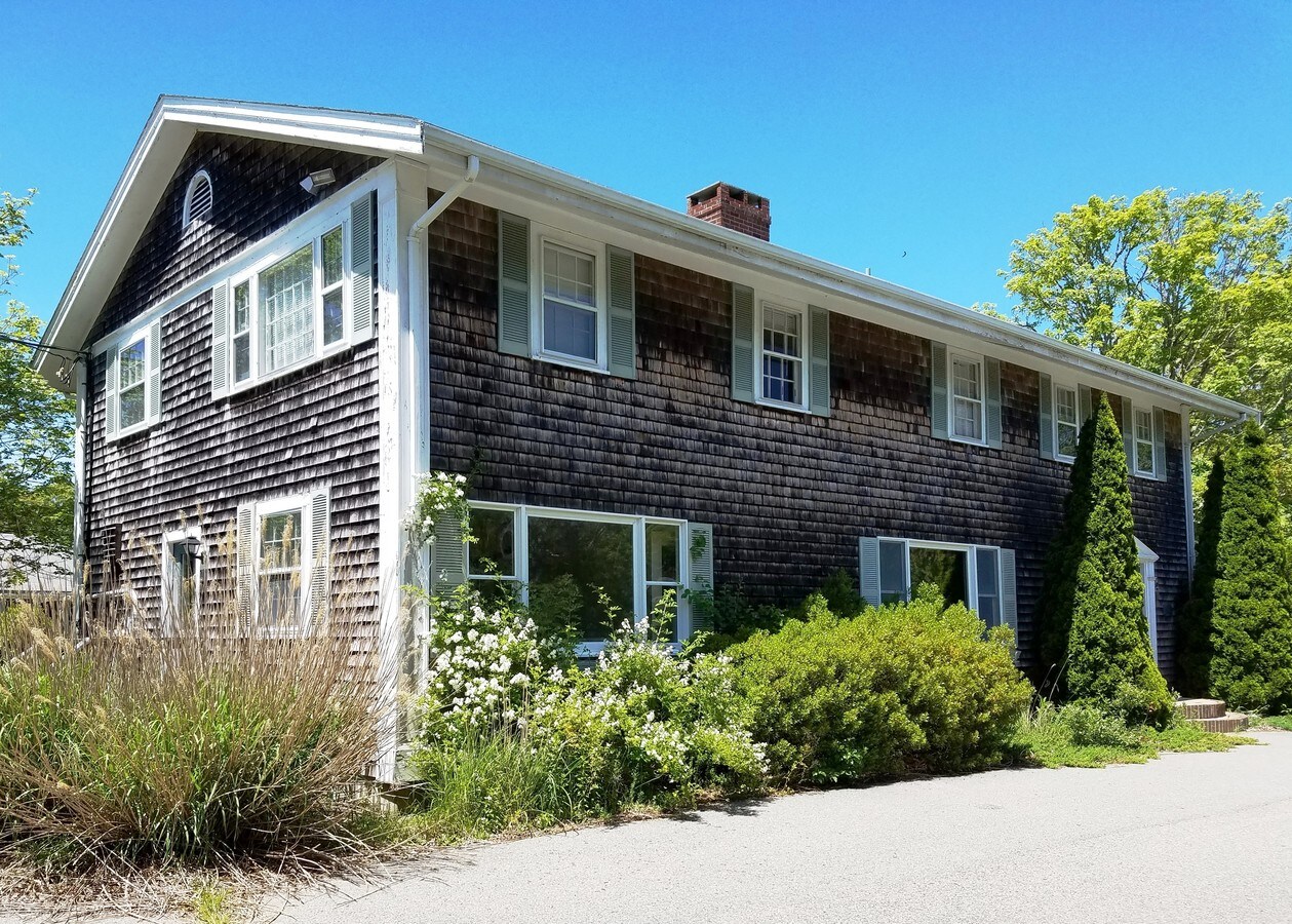 872 Ma28, Harwich, MA 02645