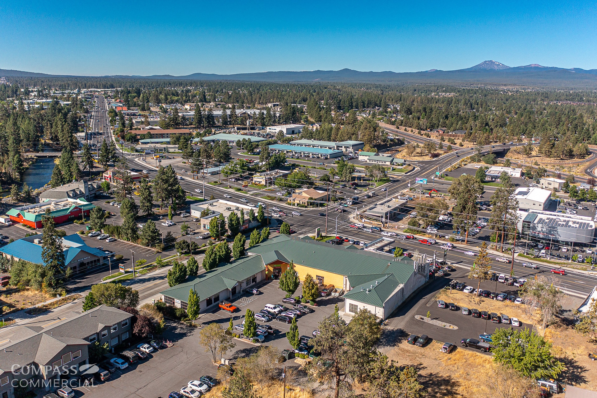 222 SE Reed Market Rd, Bend, OR for lease Building Photo- Image 1 of 5