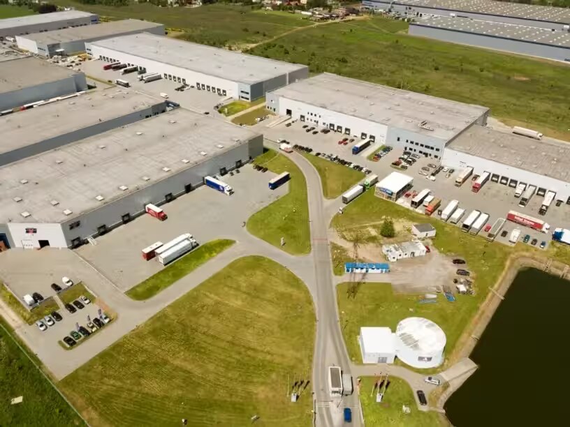 for lease Building Photo- Image 1 of 4