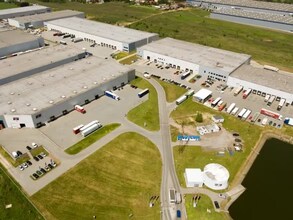 for lease Building Photo- Image 1 of 4