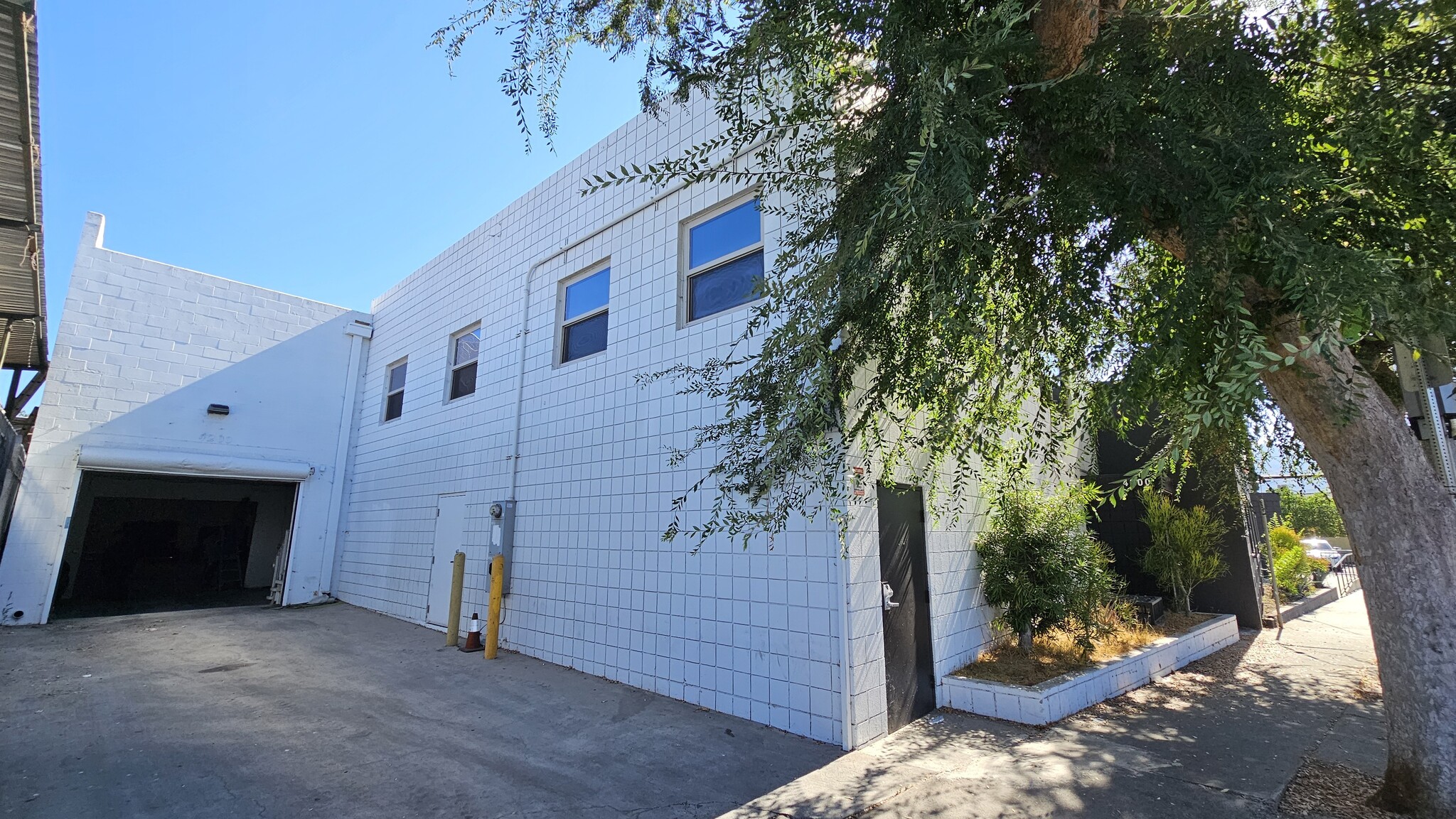 4200 Chevy Chase Dr, Los Angeles, CA for lease Building Photo- Image 1 of 9