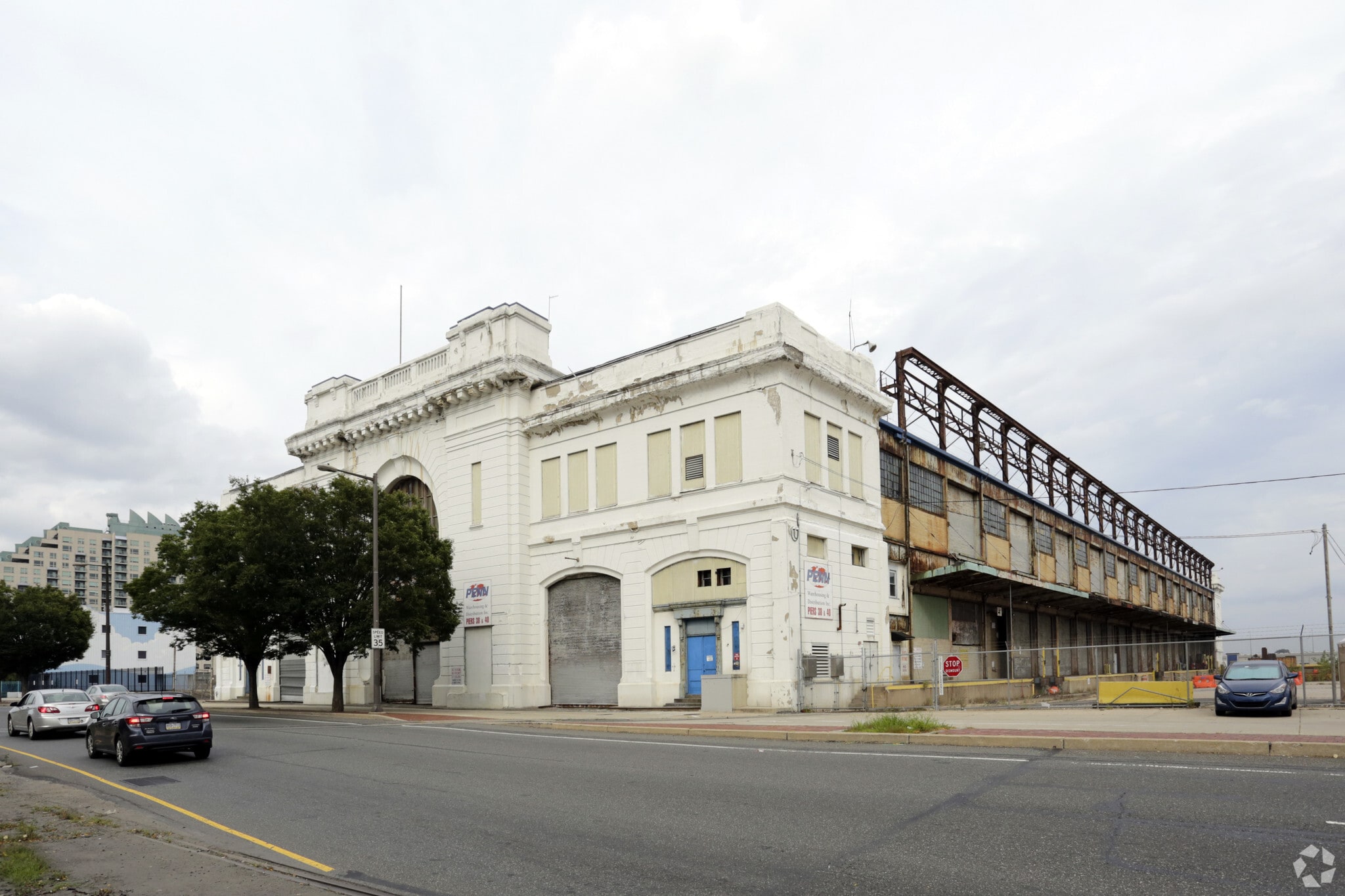 841 S Christopher Columbus Blvd, Philadelphia, PA 19106 Pier 38