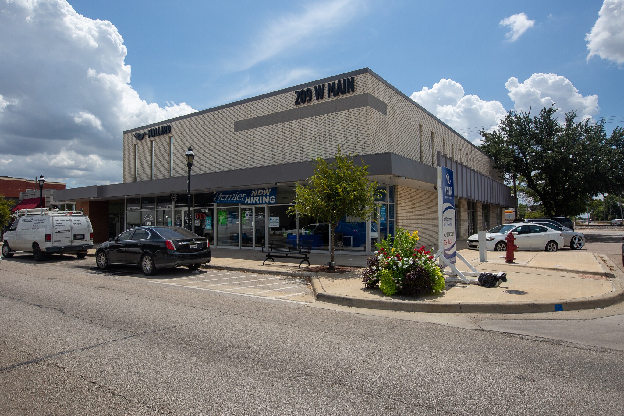 209 W Main St, Grand Prairie, TX for sale Primary Photo- Image 1 of 1