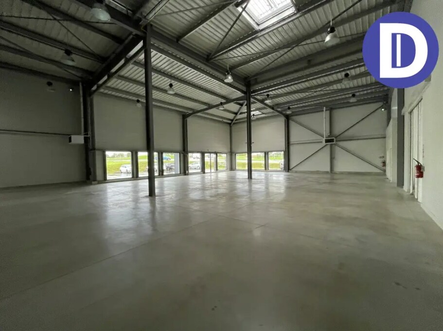 Location Local d'activités 706 m² - Photo 1