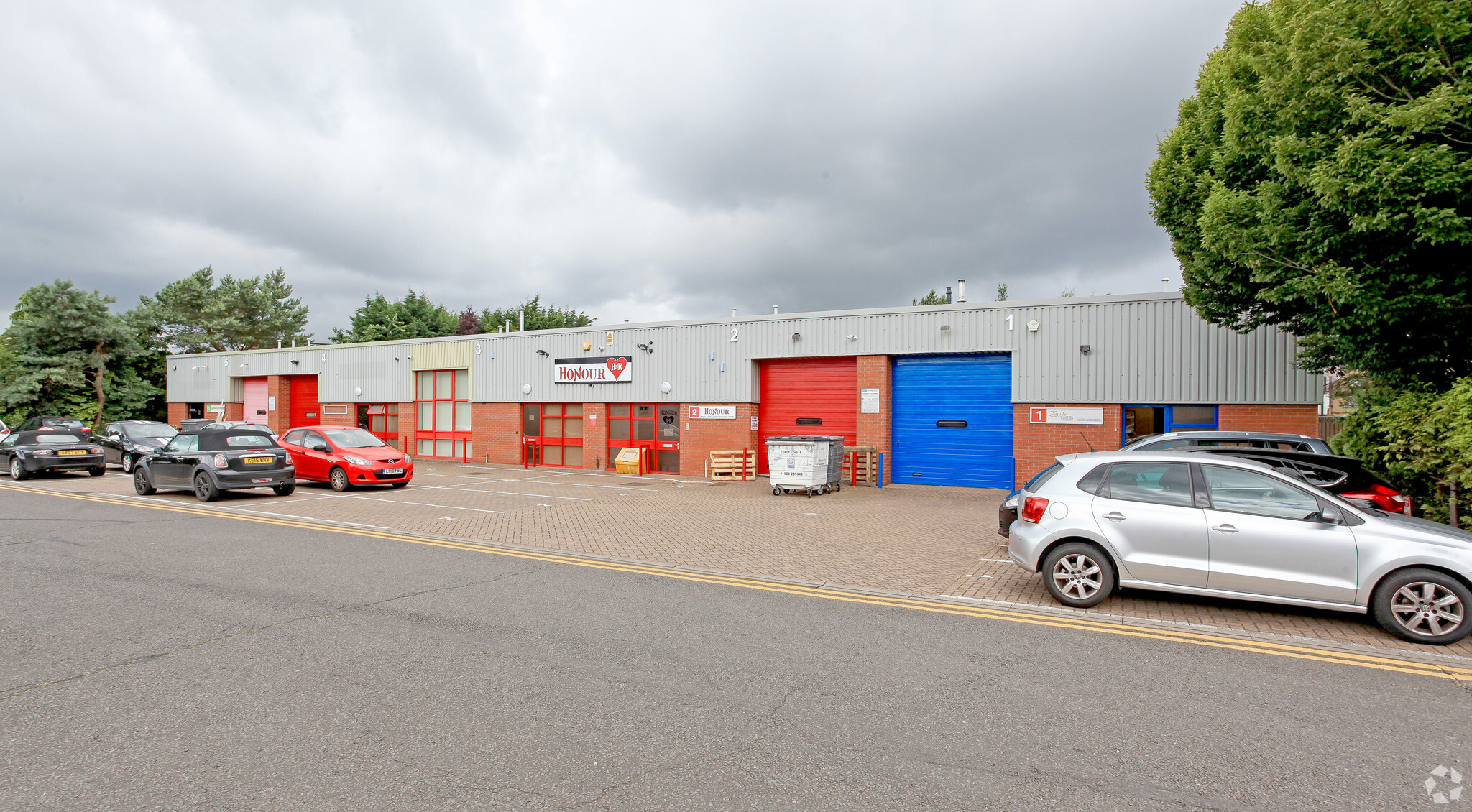 Whippendell Rd, Watford for lease Primary Photo- Image 1 of 3