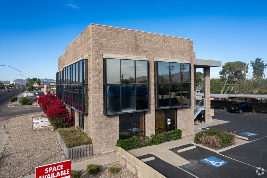 2701 E Speedway Blvd, Tucson, AZ for sale - Primary Photo - Image 1 of 8