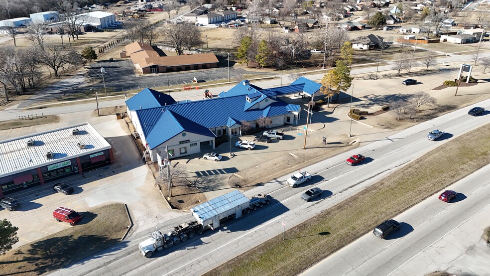 650 S Cherokee St, Catoosa, OK for lease - Building Photo - Image 3 of 9