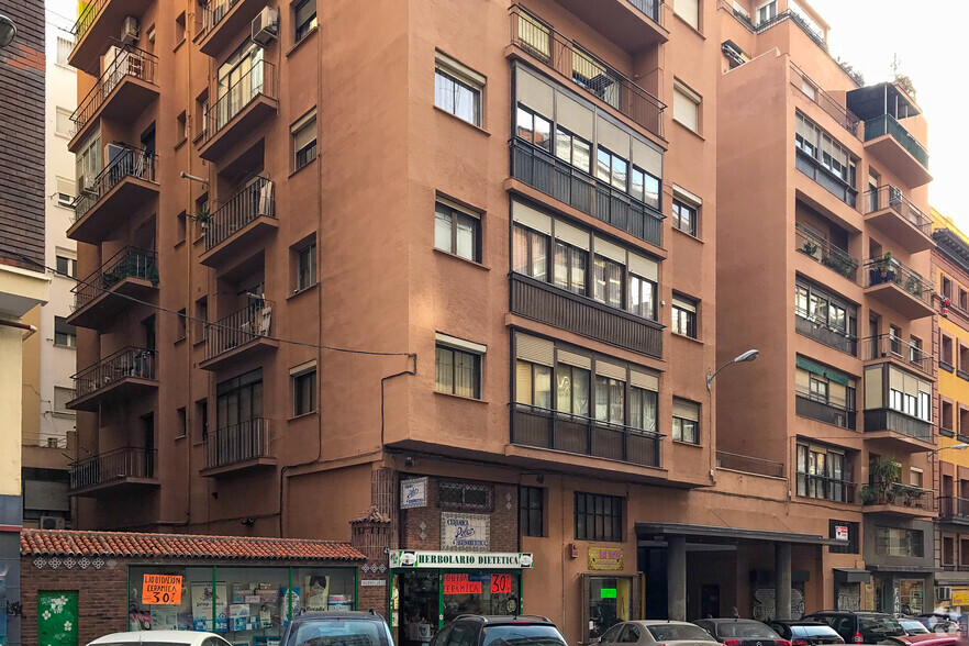 Calle De Juan De Urbieta, 42, Madrid, Madrid for lease - Building Photo - Image 2 of 2