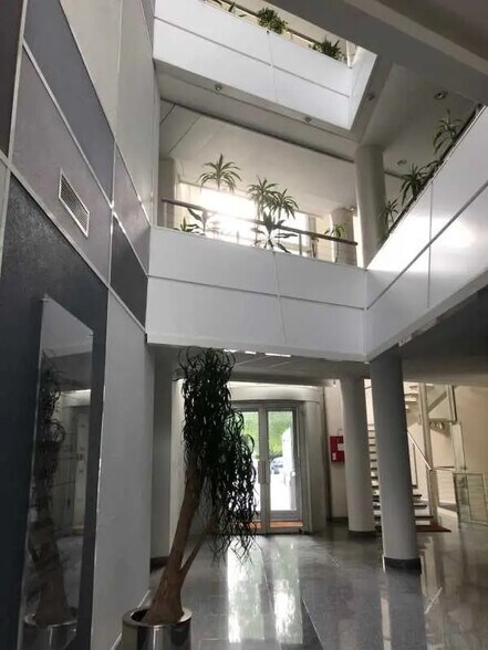 47 Allée Des Impressionnistes, Villepinte for sale - Lobby - Image 3 of 9