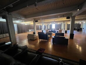 1000 Broadway Blvd, Kansas City, MO for lease Building Photo- Image 2 of 4