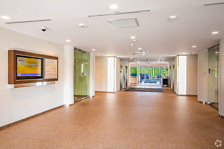 48 S Service Rd, Melville, NY for lease - Lobby - Image 1 of 1