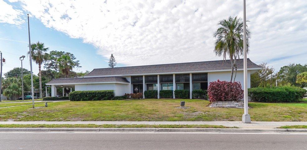 3201 N Tamiami Trl, Sarasota, FL for sale - Building Photo - Image 1 of 1