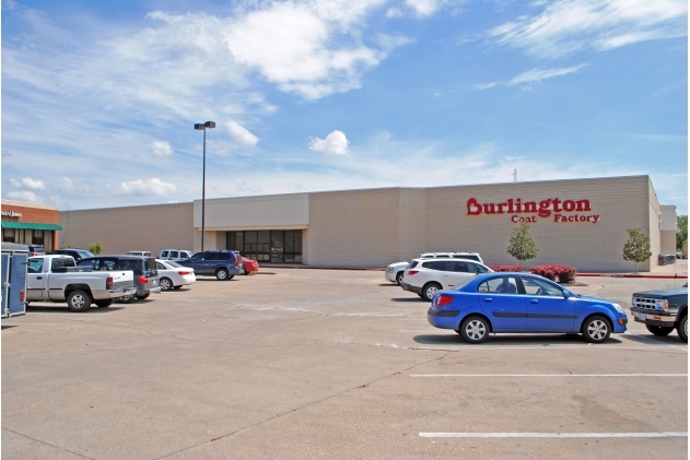 5000-5050 W Waco Dr, Waco, TX for lease - Building Photo - Image 1 of 6