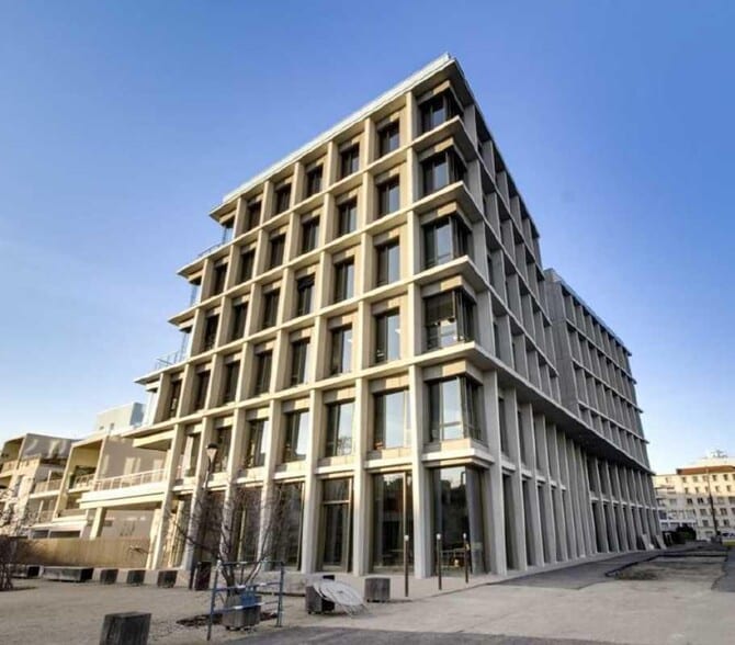 Retail in Villeurbanne for lease - Building Photo - Image 2 of 3