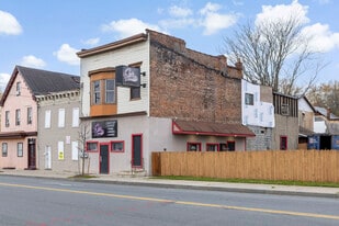 Mixed-Use Retail with Parking Lot - Pub