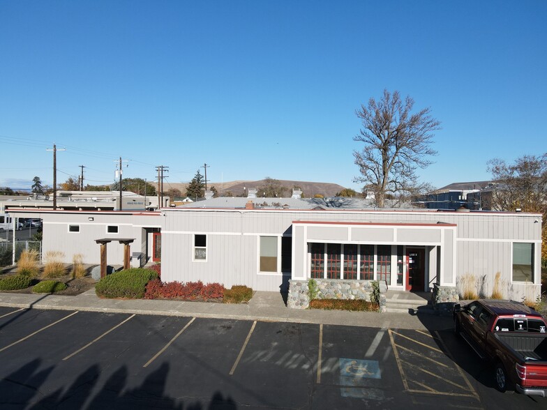 208 N 3rd Ave, Yakima, WA for lease - Building Photo - Image 3 of 11