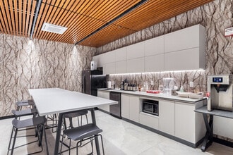 6 E 45th St, New York, NY for lease Building Photo- Image 1 of 8