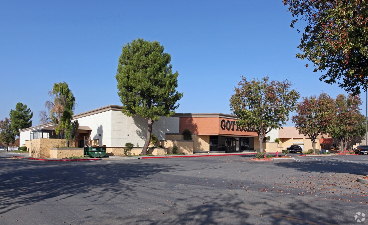 1268 E Gibson Rd, Woodland, CA 95776 Former Gottschalks