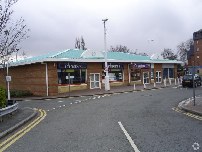 Island Green Shopping Centre, Wrexham for lease - Primary Photo - Image 1 of 2