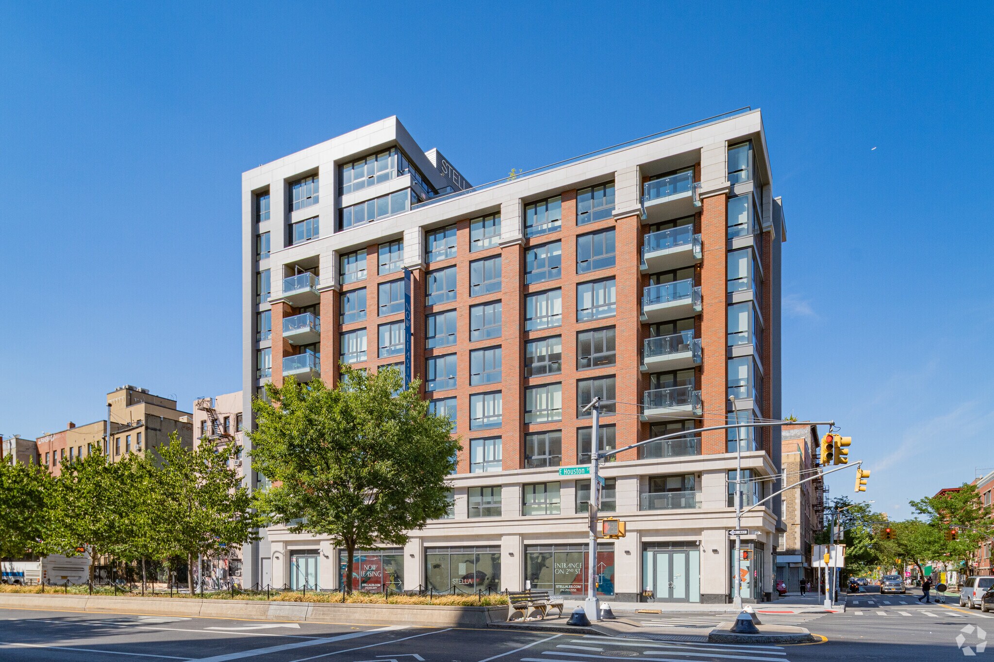 350 E Houston St, New York, NY for lease Building Photo- Image 1 of 27