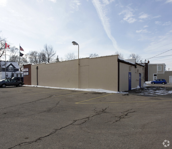 1005 E 11 Mile Rd, Royal Oak, MI for lease - Building Photo - Image 3 of 3