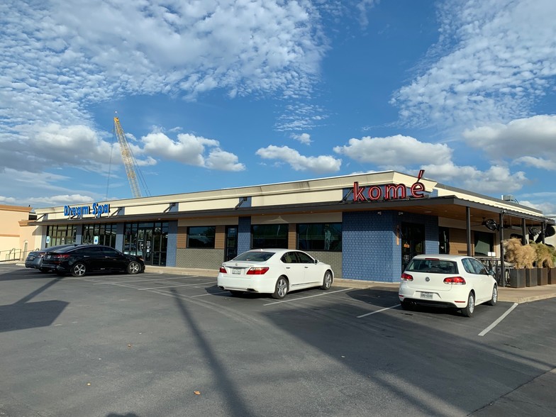 5301-5307 Airport Blvd, Austin, TX for lease - Building Photo - Image 2 of 4