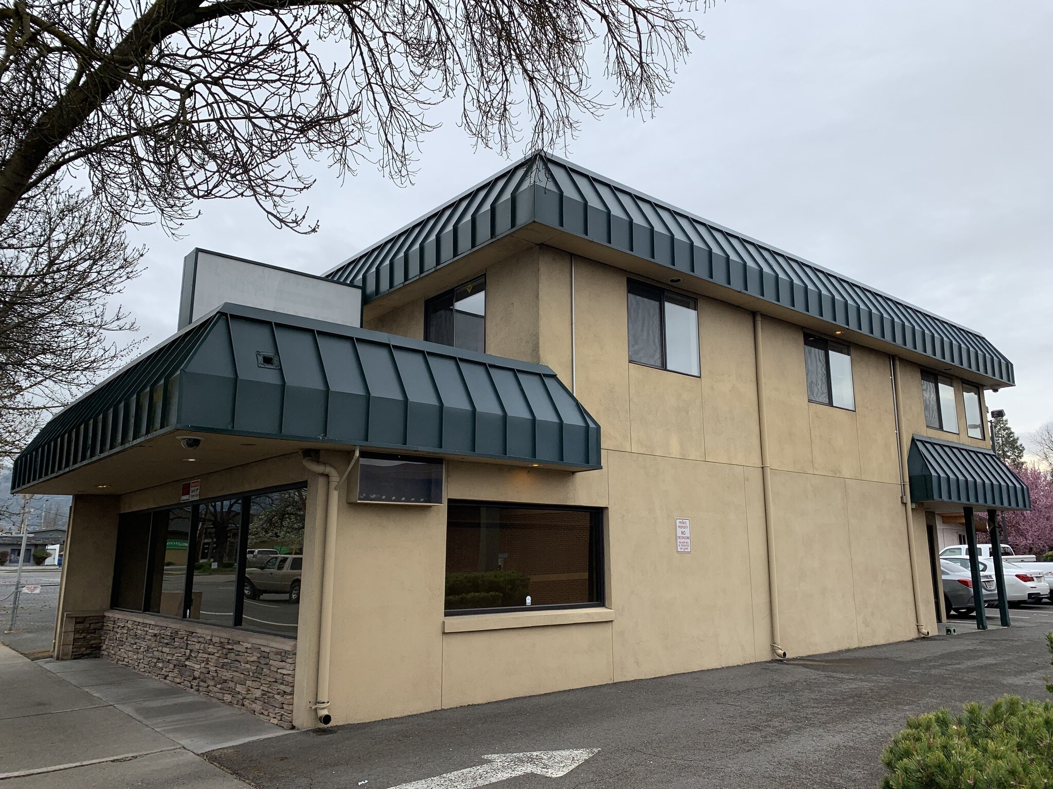 735 SE 7th St, Grants Pass, OR for sale Building Photo- Image 1 of 1