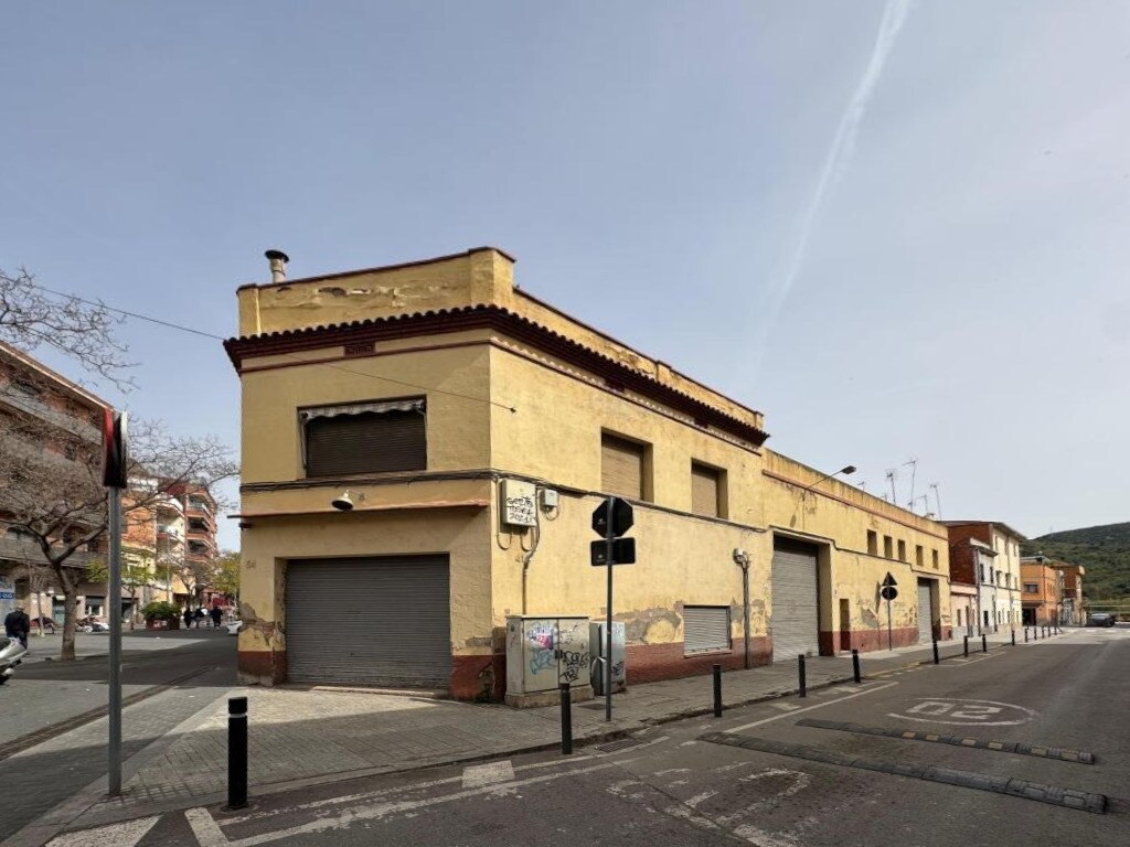 Industrial in Montcada i Reixac, Barcelona for sale Building Photo- Image 1 of 12