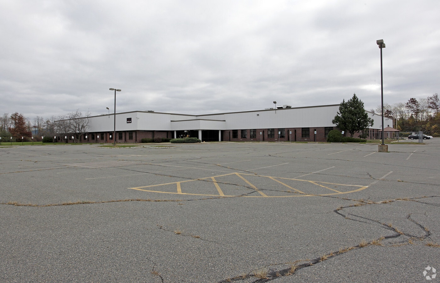 220 Brooks St, Worcester, MA 01606