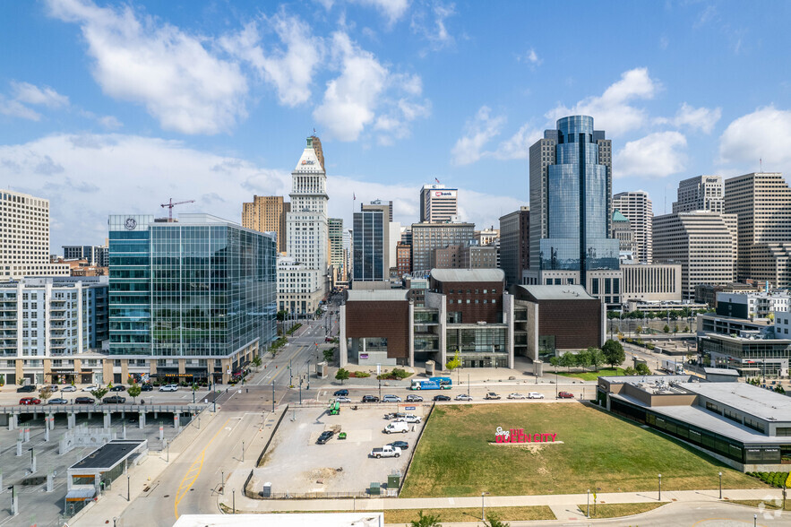 191 Rosa Parks St, Cincinnati, OH for lease - Aerial - Image 2 of 2