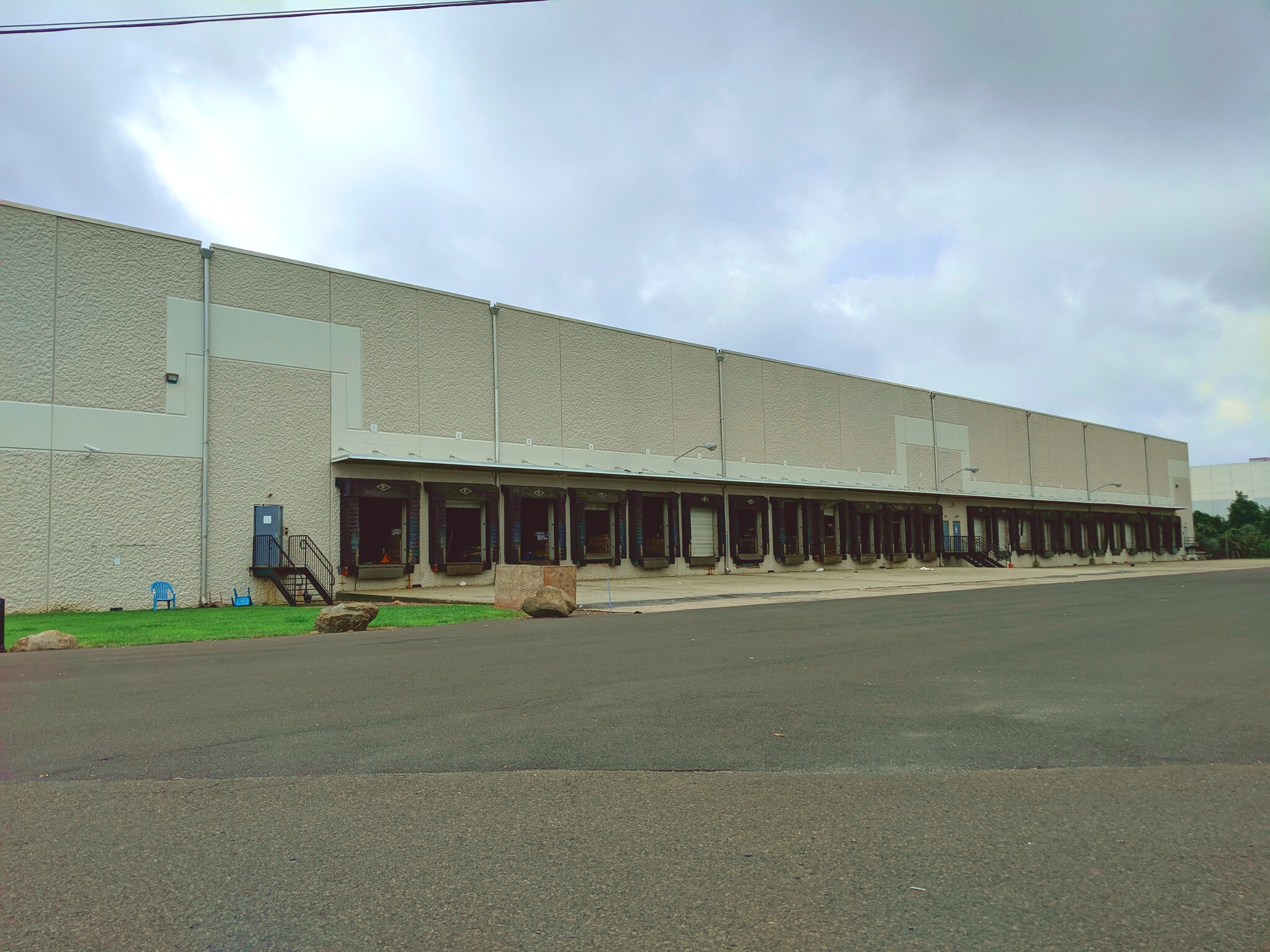 32 Runway Rd, Levittown, PA for sale Building Photo- Image 1 of 1