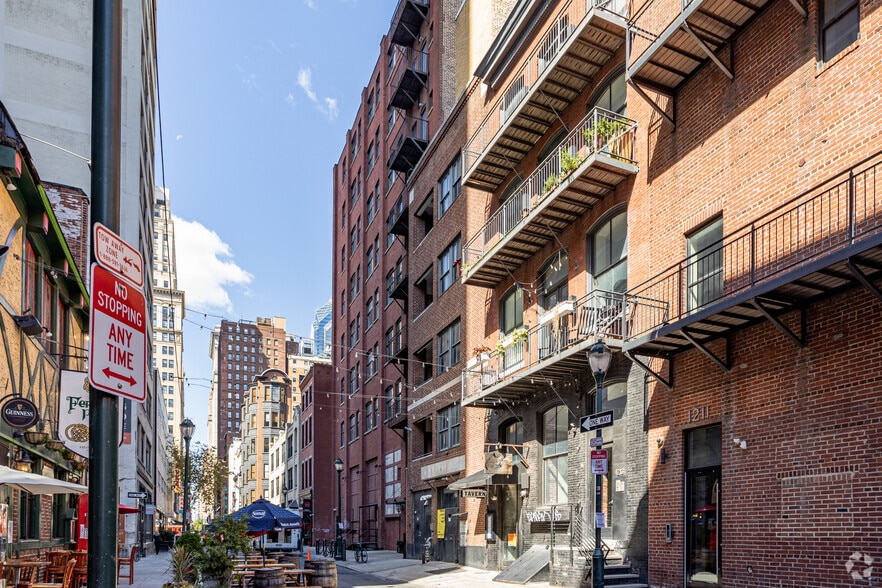 1217 Sansom St, Philadelphia, PA for lease - Building Photo - Image 3 of 5