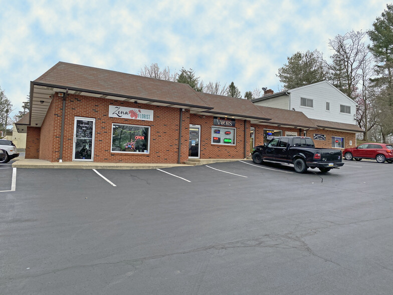 625 E Cypress St, Kennett Square, PA for lease - Building Photo - Image 1 of 2