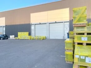 Avenue Louis Bleriot, FRÉPILLON for lease Building Photo- Image 2 of 8