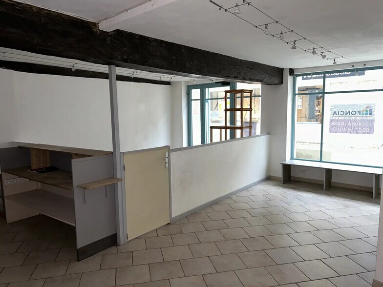 17 Rue Daniel Boutet, Chartres for lease - Interior Photo - Image 3 of 5