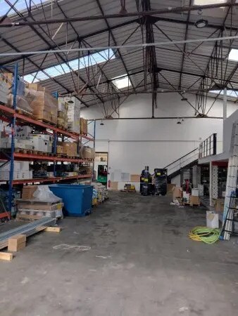 Flex in Perpignan for lease - Interior Photo - Image 2 of 4