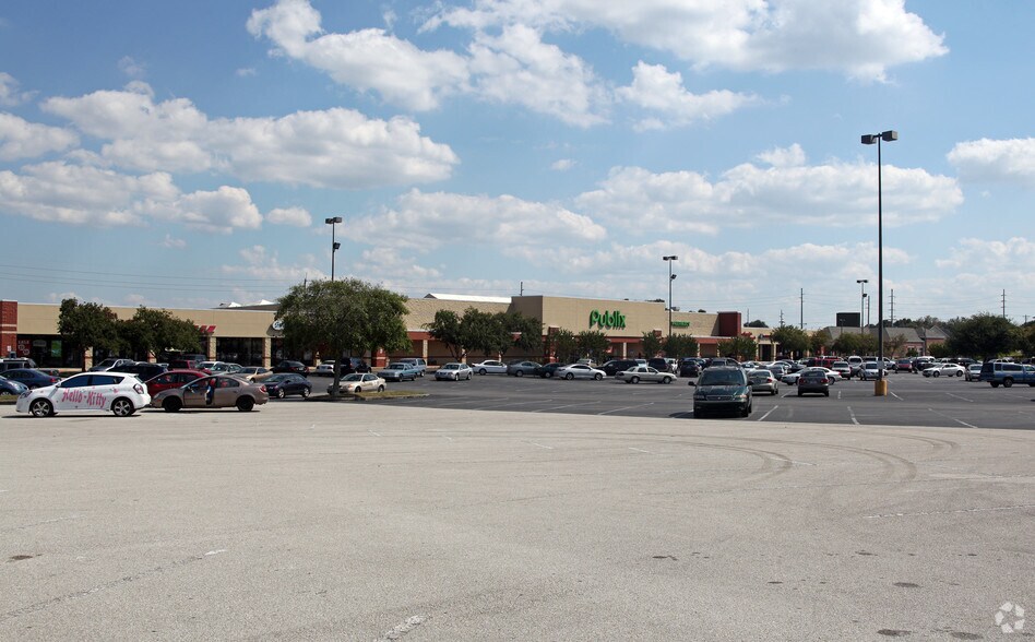 6031 Cypress Gardens Blvd Winter Haven Fl 33884 Freestanding 6031 Cypress Gardens Blvd Publix Ancd Multi Tenant Center 65 000 Sf Retail Building Offered At 10 A 6 39 Cap Rate In Winter Haven Fl
