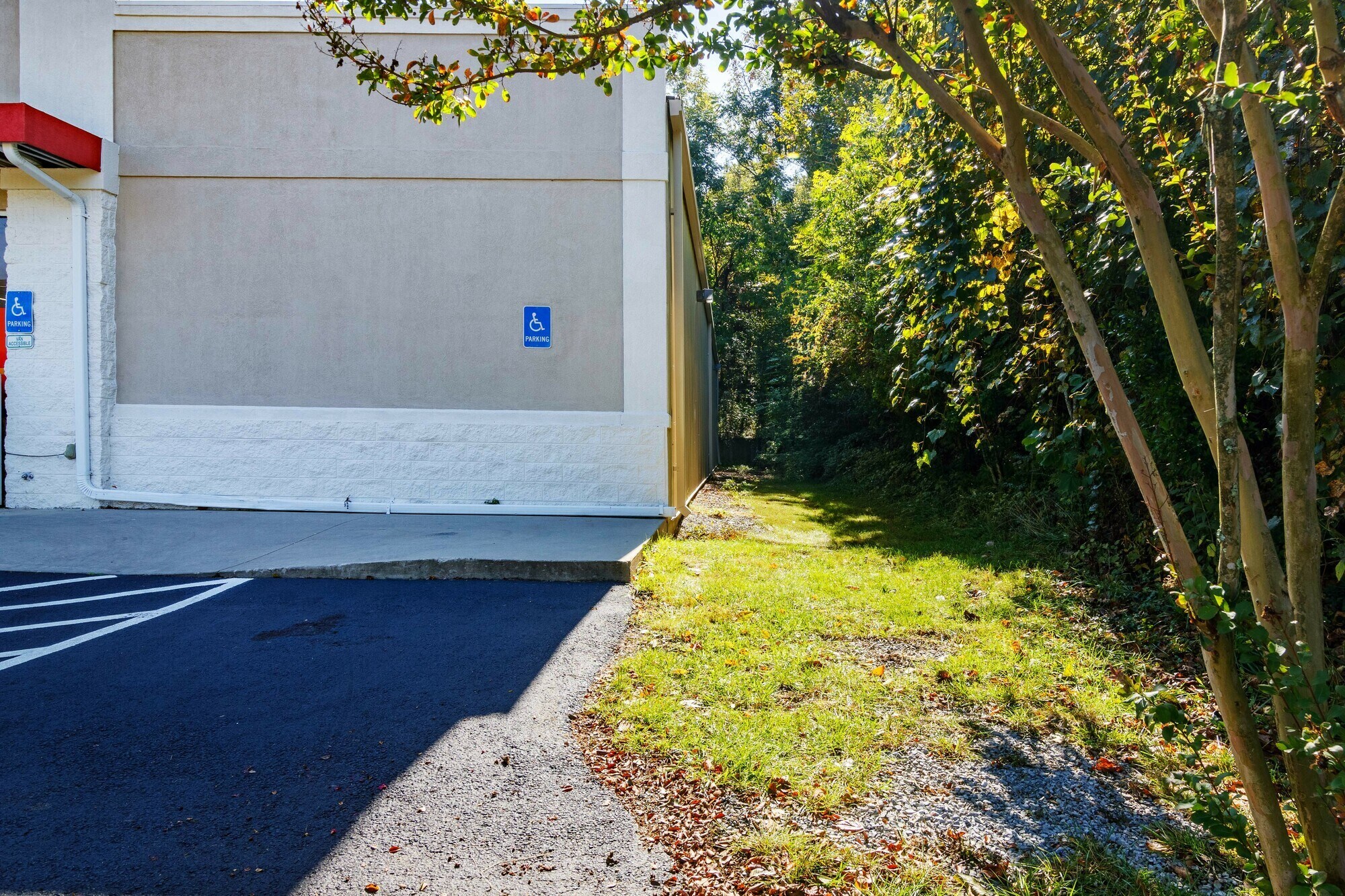 19026 Main St, Buchanan, VA 24066 Family Dollar